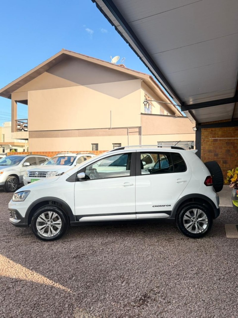 CROSSFOX 1.6 MI FLEX 8V 4P AUTOMATIZADO - 2018 - LAJEADO