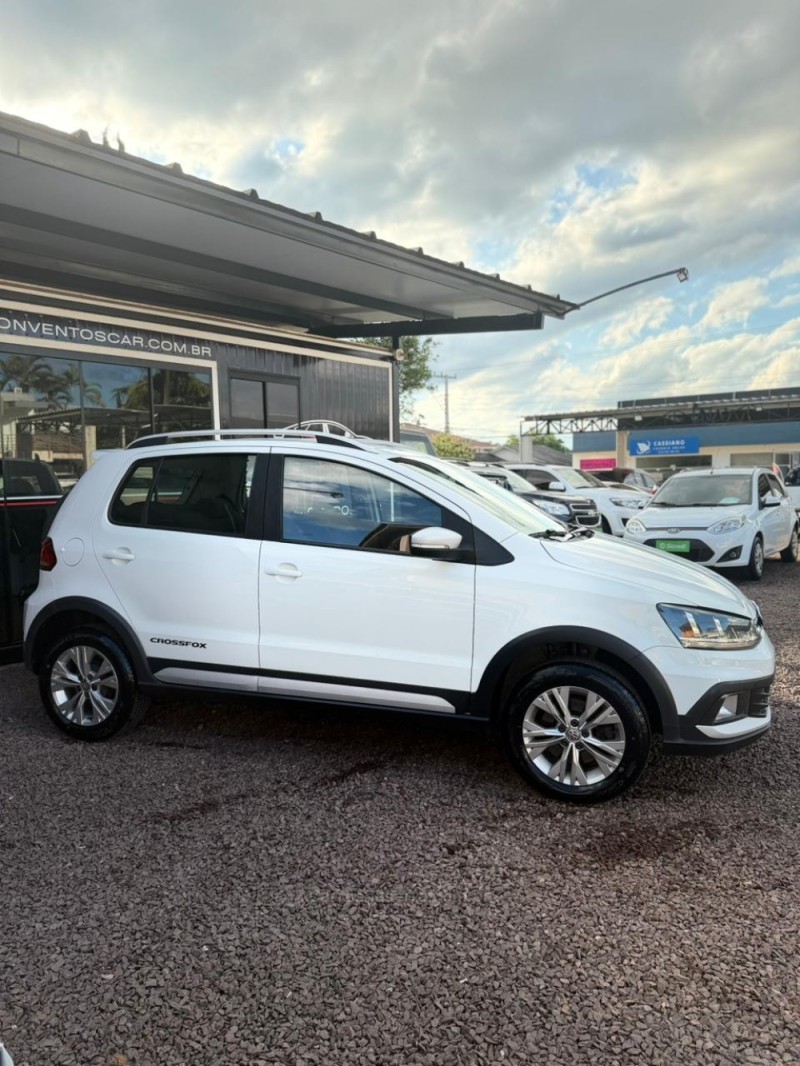 CROSSFOX 1.6 MI FLEX 8V 4P AUTOMATIZADO - 2018 - LAJEADO