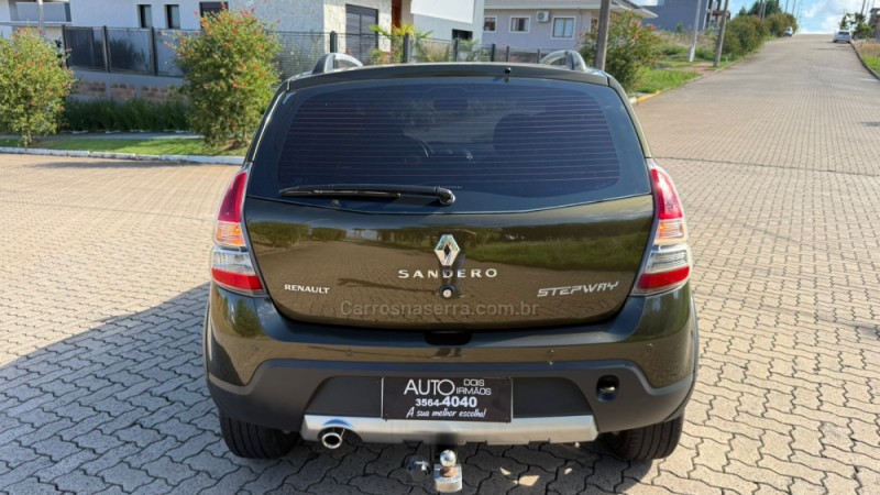 SANDERO 1.6 STEPWAY 8V FLEX 4P MANUAL - 2014 - DOIS IRMãOS