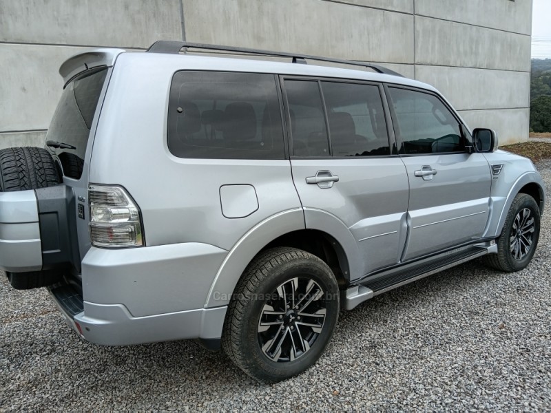 PAJERO FULL 3.2 HPE 4X4 16V TURBO INTERCOOLER DIESEL 4P AUTOMÁTICO - 2014 - BENTO GONçALVES