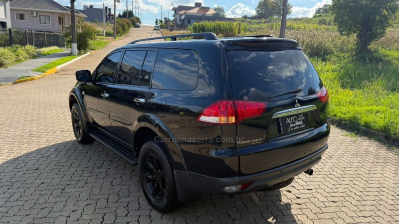 PAJERO DAKAR 3.5 HPE 7 LUGARES 4X4 V6 24V FLEX 4P AUTOMÁTICO - 2013 - DOIS IRMãOS