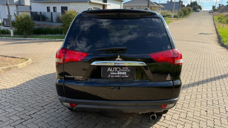 PAJERO DAKAR 3.5 HPE 7 LUGARES 4X4 V6 24V FLEX 4P AUTOMÁTICO - 2013 - DOIS IRMãOS