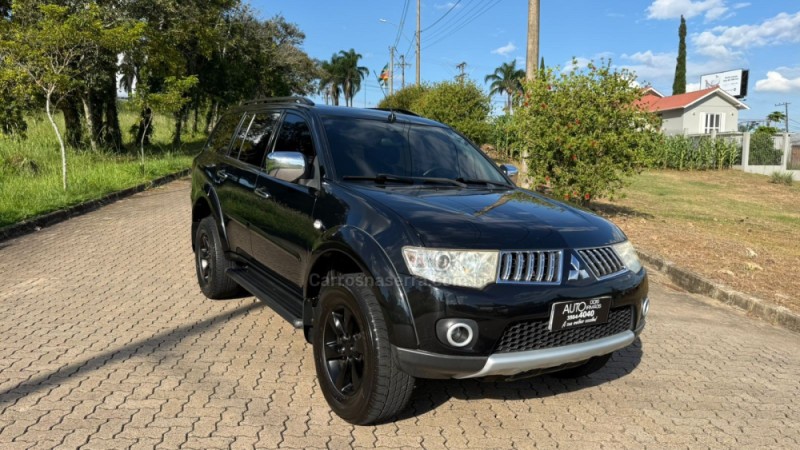 pajero dakar 3.5 hpe 7 lugares 4x4 v6 24v flex 4p automatico 2013 dois irmaos