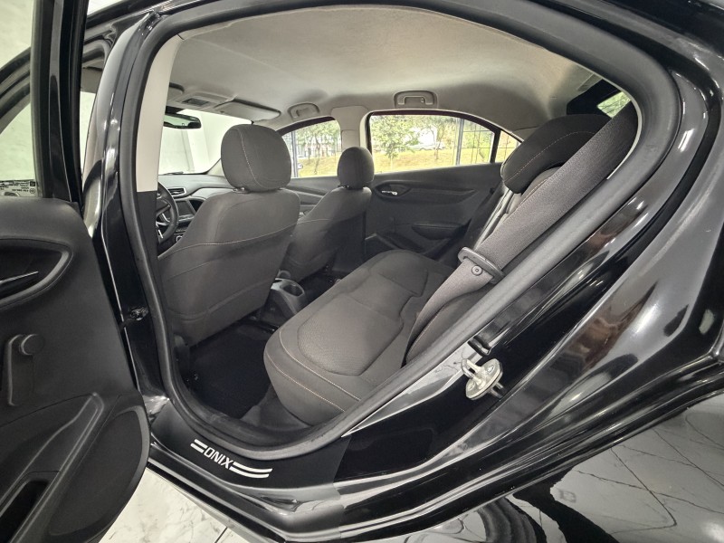 ONIX 1.0 LT 12V FLEX 4P MANUAL - 2013 - CAXIAS DO SUL