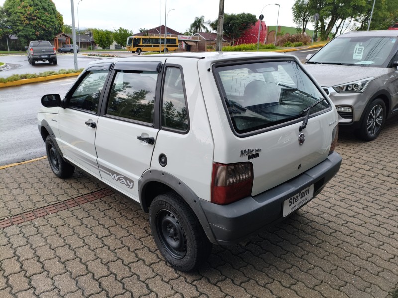 UNO 1.0 MPI MILLE WAY ECONOMY 8V FLEX 4P MANUAL - 2013 - BOM PRINCíPIO