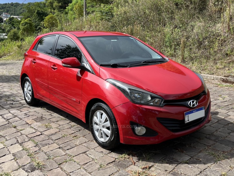 HB20 1.6 COMFORT 16V FLEX 4P MANUAL - 2014 - NOVA BASSANO