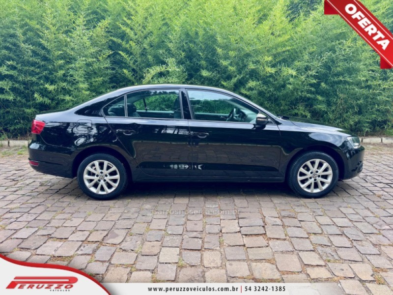 JETTA 2.0 COMFORTLINE FLEX 4P TIPTRONIC - 2011 - NOVA PRATA