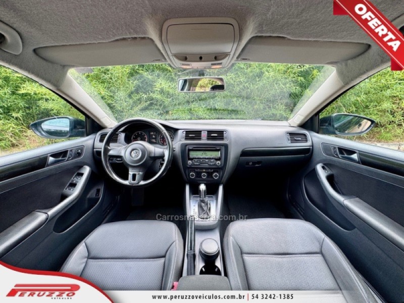 JETTA 2.0 COMFORTLINE FLEX 4P TIPTRONIC - 2011 - NOVA PRATA