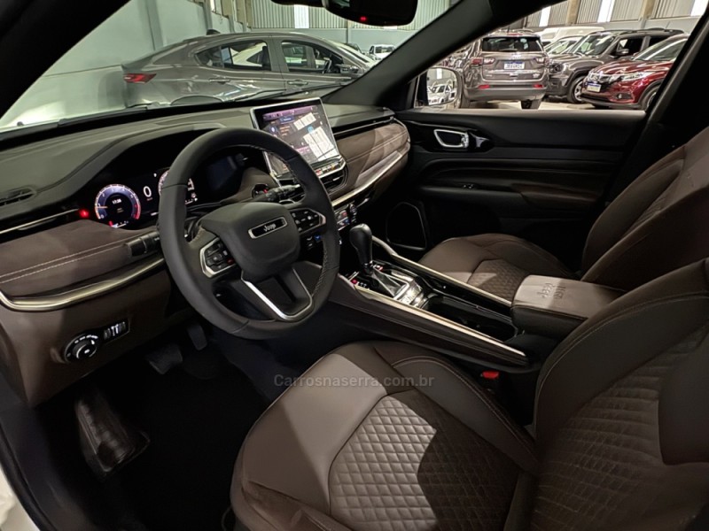 COMMANDER 1.3 OVERLAND T270 16V 4X2 TURBO FLEX 4P AUTOMÁTICO - 2026 - BENTO GONçALVES