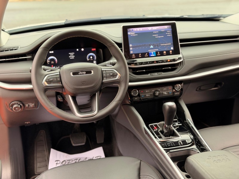 COMMANDER  - 2025 - CANELA