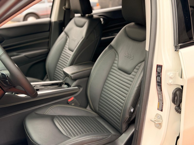 COMMANDER  - 2025 - CANELA