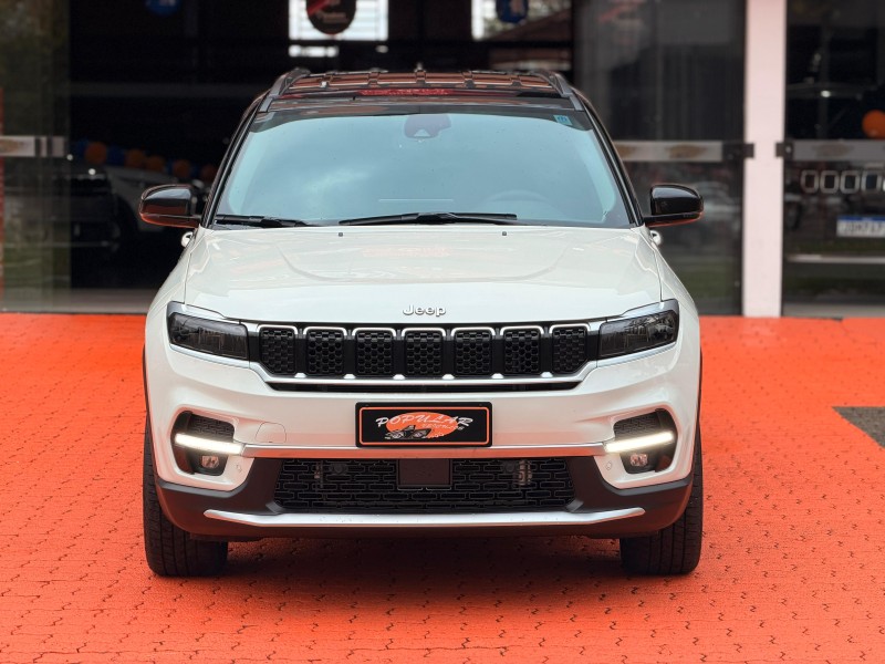 COMMANDER  - 2025 - CANELA