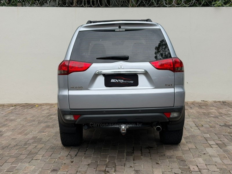 PAJERO 3.5 HPE 4X4 7 LUGARES V6 24V FLEX 4P AUTOMÁTICO - 2016 - BENTO GONçALVES