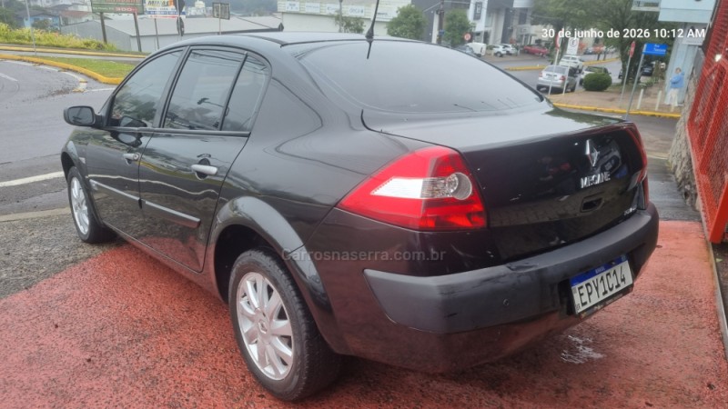 MÉGANE 1.6 EXPRESSION 16V FLEX 4P MANUAL - 2011 - FARROUPILHA
