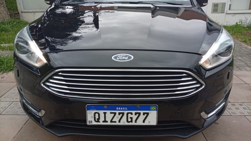 FOCUS 2.0 TITANIUM PLUS FASTBACK 16V FLEX 4P AUTOMÁTICO - 2016 - FARROUPILHA