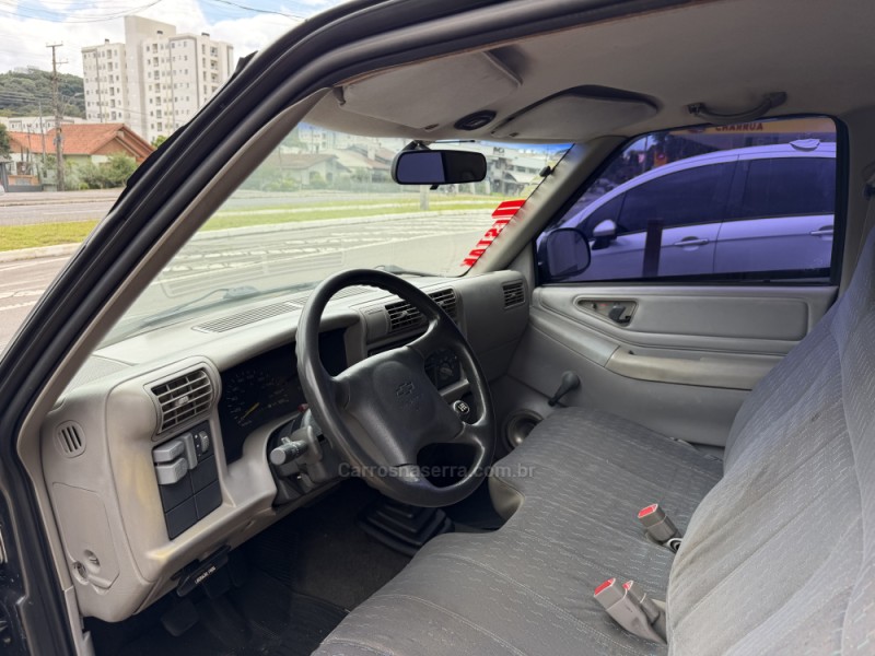 S10 2.2 EFI STD 4X2 CS 8V GASOLINA 2P MANUAL - 1996 - CAXIAS DO SUL
