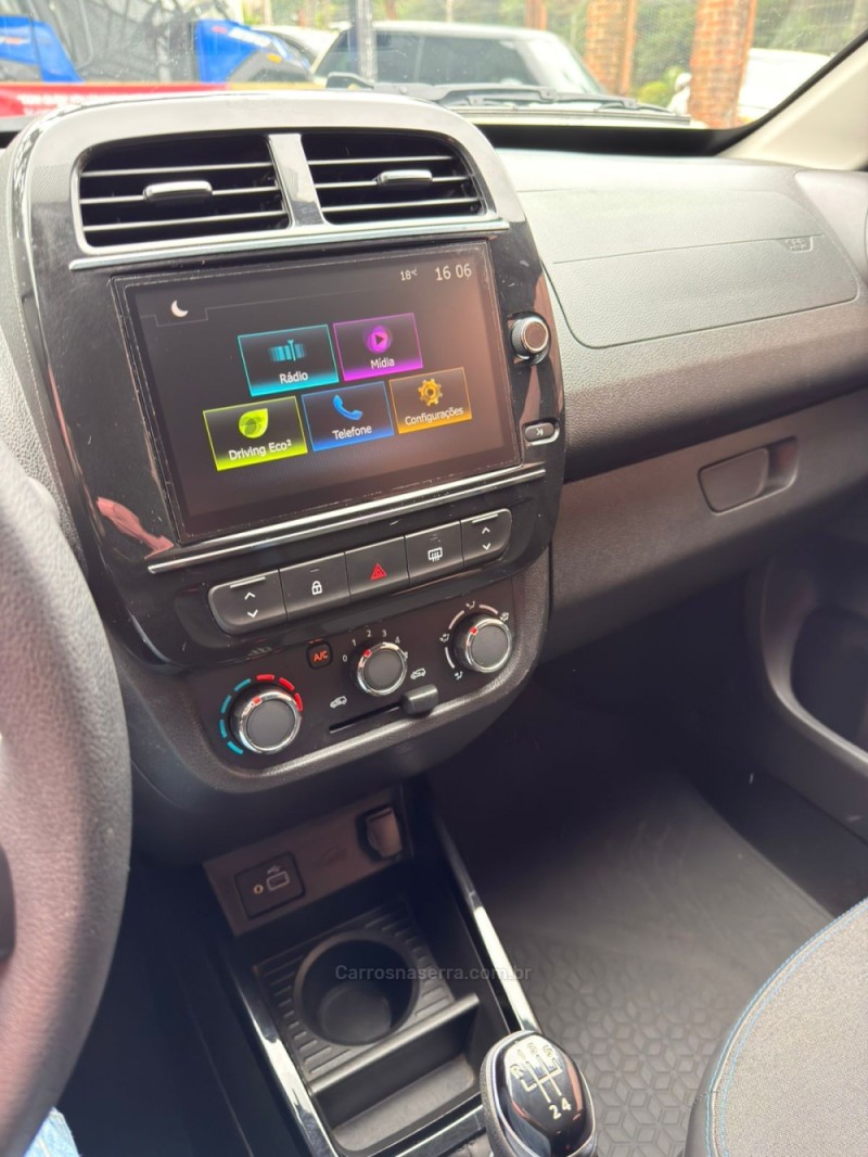 KWID 1.0 12V SCE FLEX INTENSE MANUAL - 2024 - CANELA