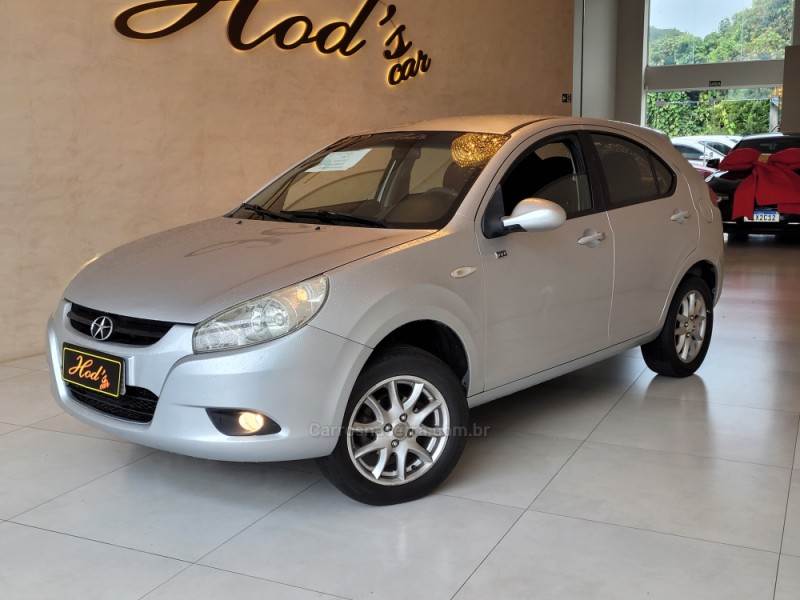 J3 1.4 16V GASOLINA 4P MANUAL - 2012 - CANELA