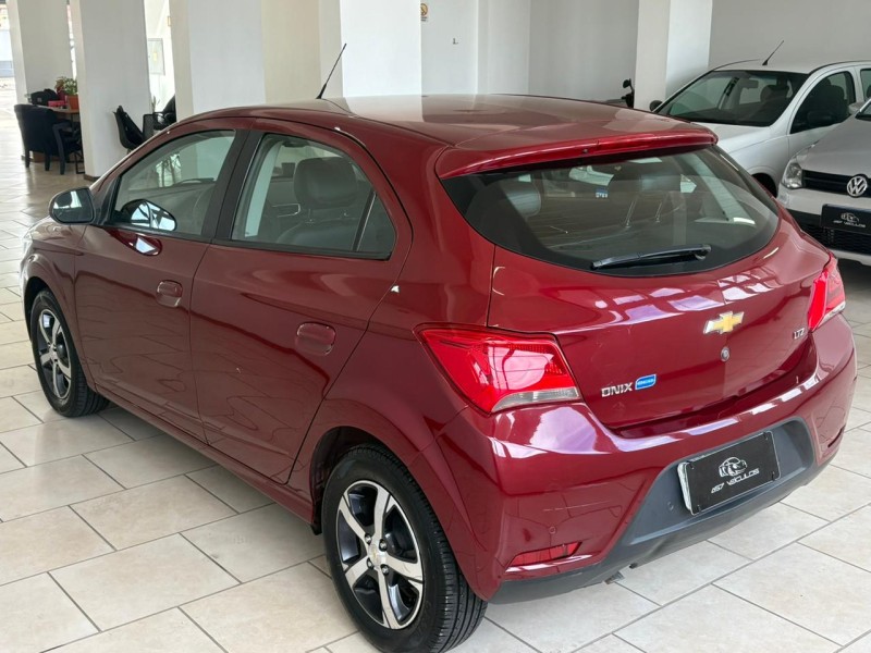 ONIX 1.4 MPFI LTZ 8V FLEX 4P AUTOMÁTICO - 2018 - BENTO GONçALVES