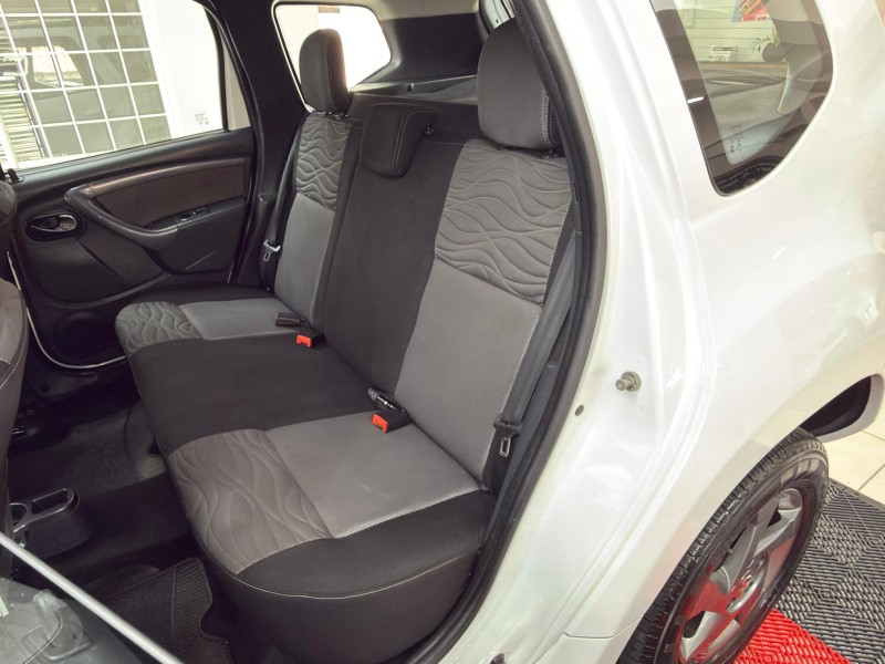 DUSTER 2.0 TECH ROAD 4X2 16V FLEX 4P AUTOMÁTICO - 2014 - CAXIAS DO SUL