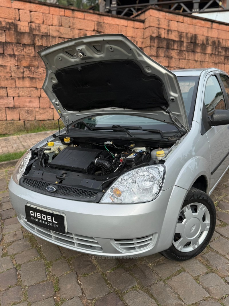 FIESTA 1.6 MPI CLASS SEDAN 8V FLEX 4P MANUAL - 2006 - VENâNCIO AIRES