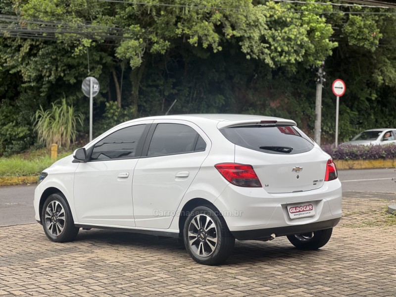 ONIX 1.4 MPFI LTZ 8V FLEX 4P MANUAL - 2015 - CAMPO BOM