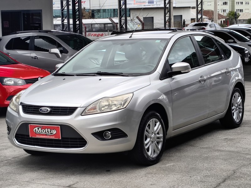 FOCUS 2.0 GHIA 16V GASOLINA 4P MANUAL - 2009 - CAXIAS DO SUL
