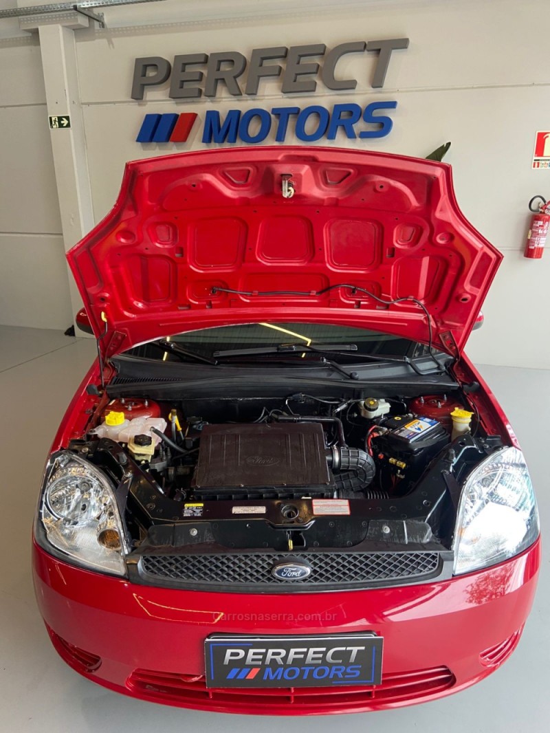 FIESTA 1.0 MPI 8V GASOLINA 4P MANUAL - 2006 - BENTO GONçALVES