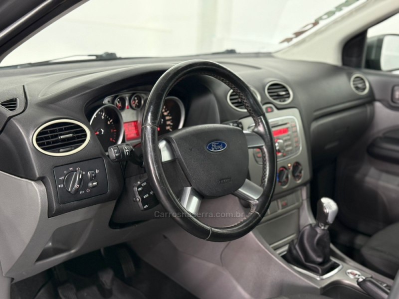 FOCUS 2.0 GLX 16V FLEX 4P MANUAL - 2012 - ESTâNCIA VELHA