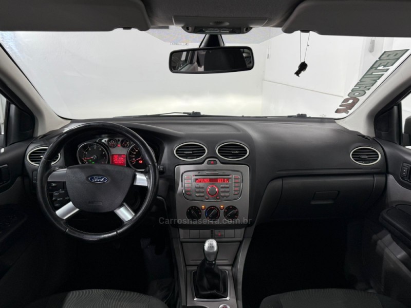 FOCUS 2.0 GLX 16V FLEX 4P MANUAL - 2012 - ESTâNCIA VELHA