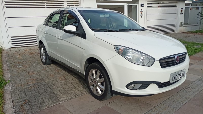 GRAND SIENA 1.4 MPI ATTRACTIVE 8V FLEX 4P MANUAL - 2016 - FARROUPILHA