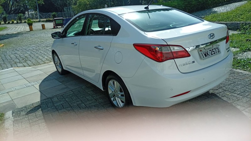 HB20S 1.6 COMFORT PLUS 16V FLEX 4P AUTOMÁTICO - 2015 - FARROUPILHA