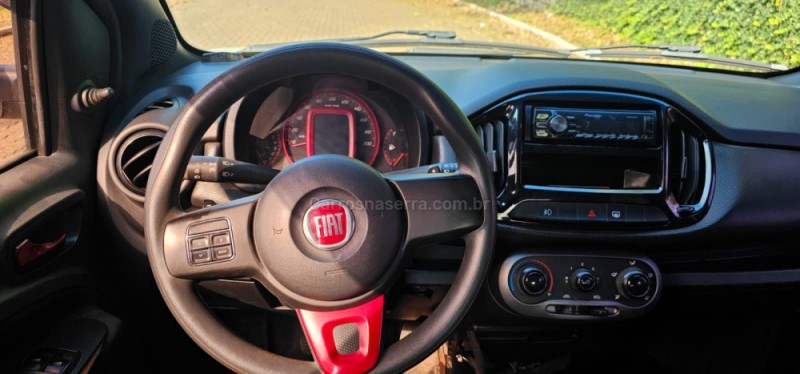 UNO 1.4 EVO SPORTING 8V FLEX 4P MANUAL - 2015 - IVOTI