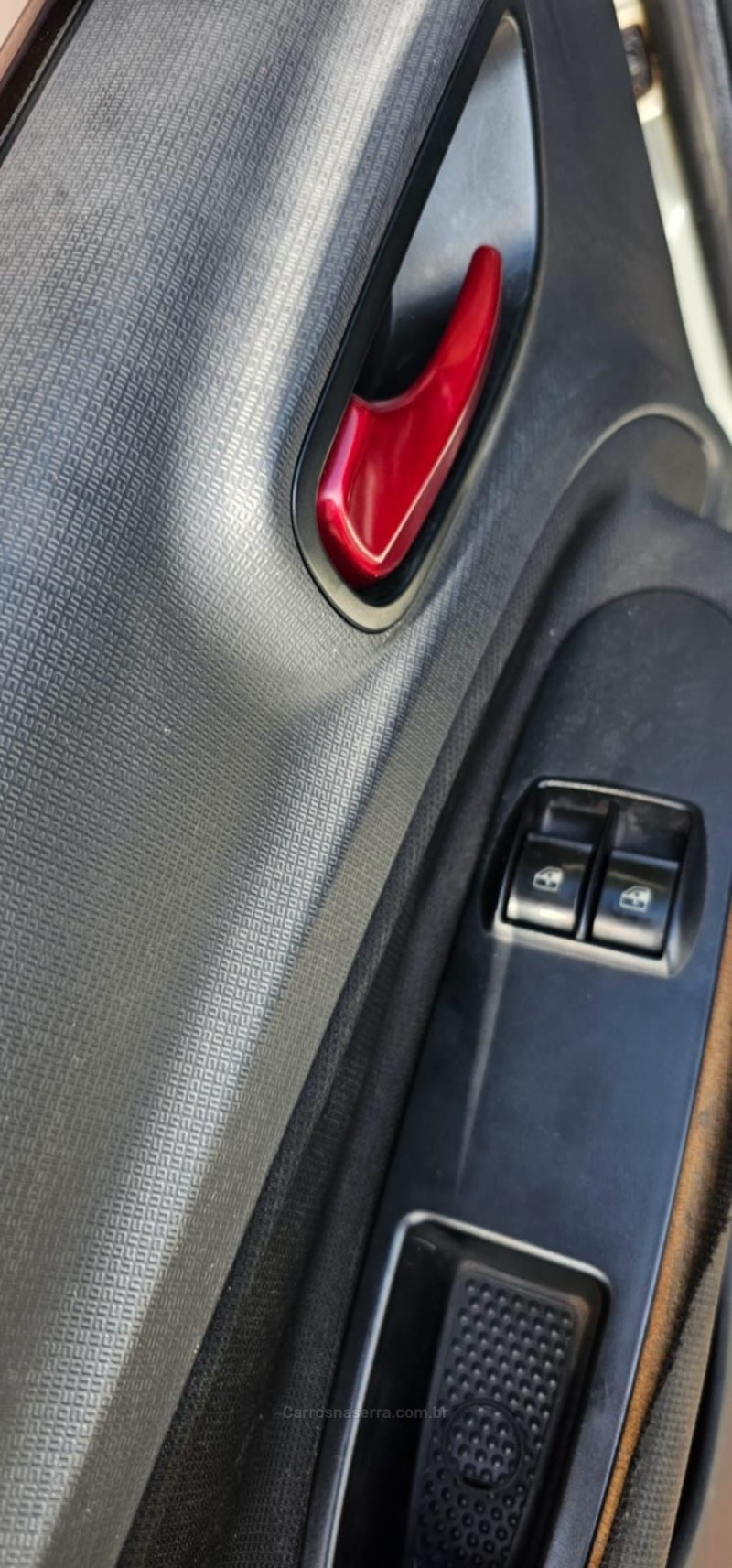 UNO 1.4 EVO SPORTING 8V FLEX 4P MANUAL - 2015 - IVOTI