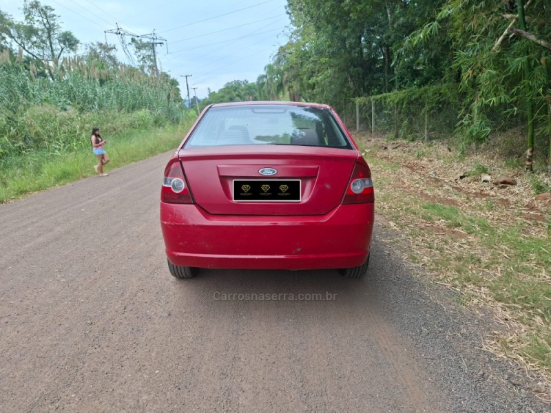 FIESTA 1.6 MPI SEDAN 8V FLEX 4P MANUAL - 2006 - IVOTI