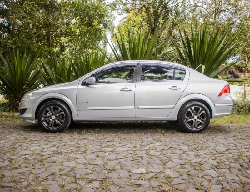 VECTRA 2.0 MPFI ELEGANCE 8V 140CV FLEX 4P MANUAL - 2010 - NOVO HAMBURGO