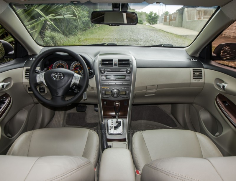 COROLLA 2.0 ALTIS 16V FLEX 4P AUTOMÁTICO - 2013 - NOVO HAMBURGO