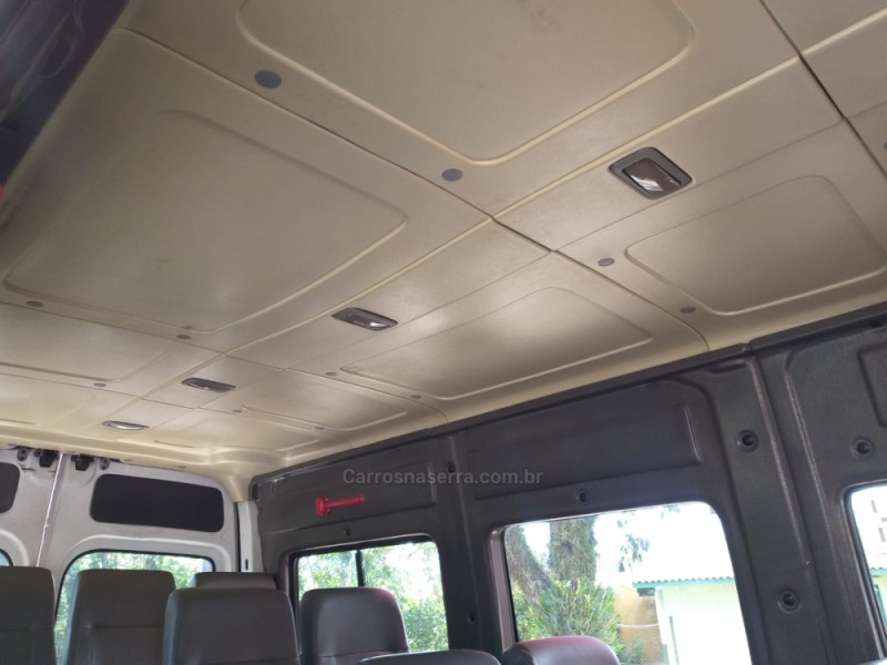 MASTER 2.5 DCI MINIBUS L3H2 16 LUGARES 16V DIESEL 3P MANUAL - 2013 - CAXIAS DO SUL