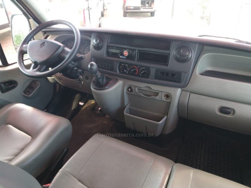 MASTER 2.5 DCI MINIBUS L3H2 16 LUGARES 16V DIESEL 3P MANUAL - 2013 - CAXIAS DO SUL