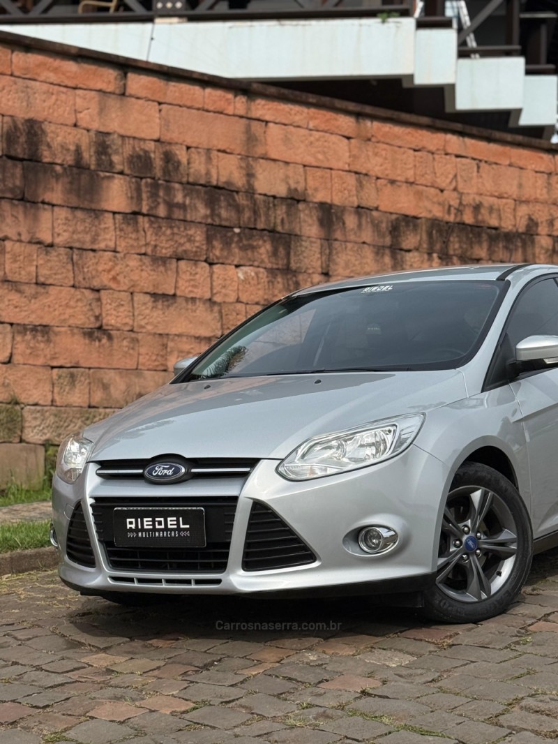 FOCUS 1.6 SE 16V FLEX 4P AUTOMÁTICO - 2015 - VENâNCIO AIRES