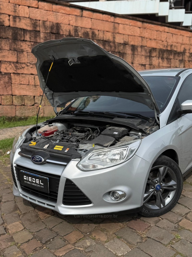 FOCUS 1.6 SE 16V FLEX 4P AUTOMÁTICO - 2015 - VENâNCIO AIRES