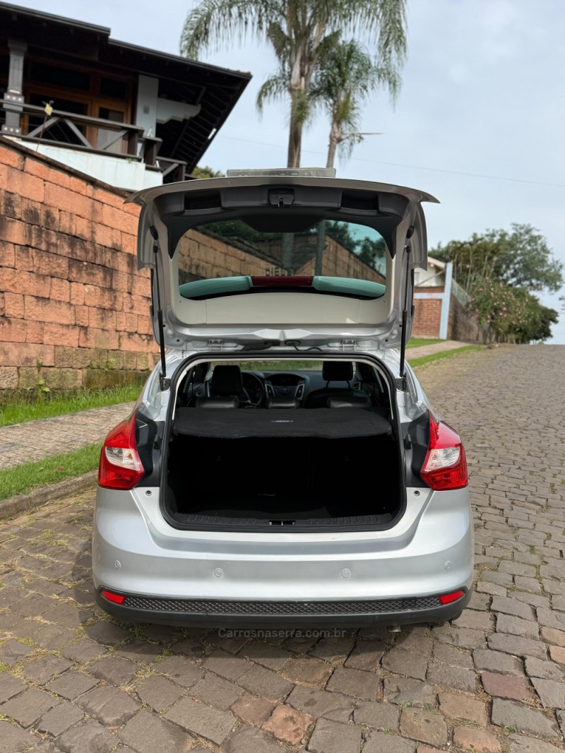 FOCUS 1.6 SE 16V FLEX 4P AUTOMÁTICO - 2015 - VENâNCIO AIRES