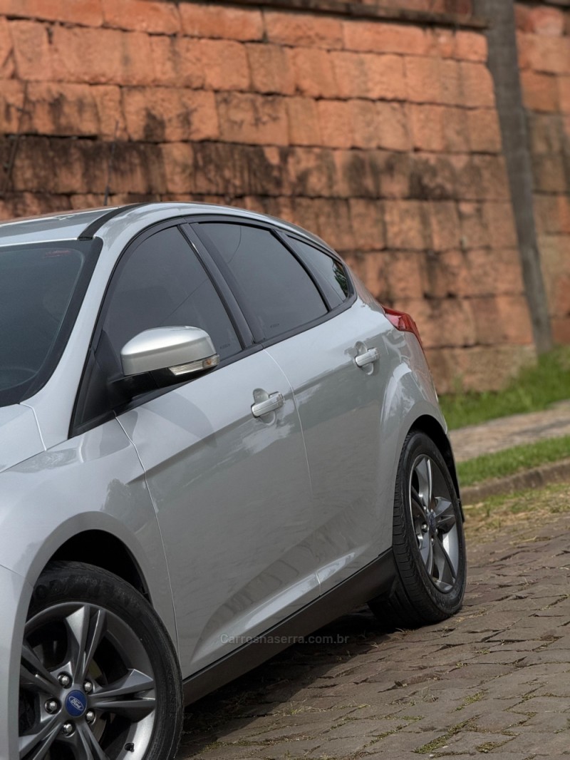 FOCUS 1.6 SE 16V FLEX 4P AUTOMÁTICO - 2015 - VENâNCIO AIRES