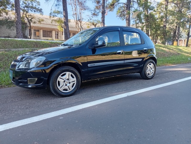 CELTA 1.0 MPFI LT 8V FLEX 4P MANUAL - 2012 - VENâNCIO AIRES