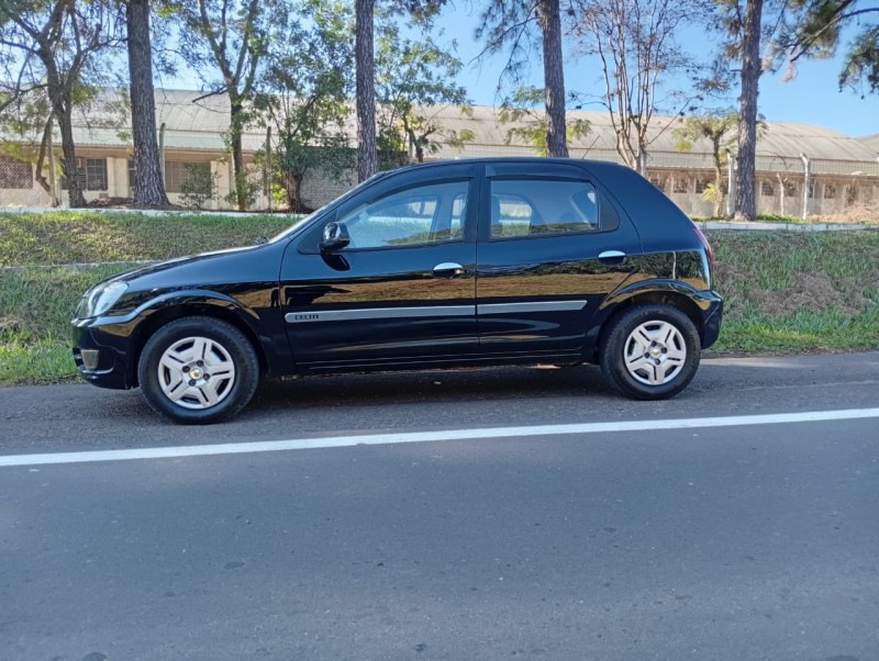 CELTA 1.0 MPFI LT 8V FLEX 4P MANUAL - 2012 - VENâNCIO AIRES