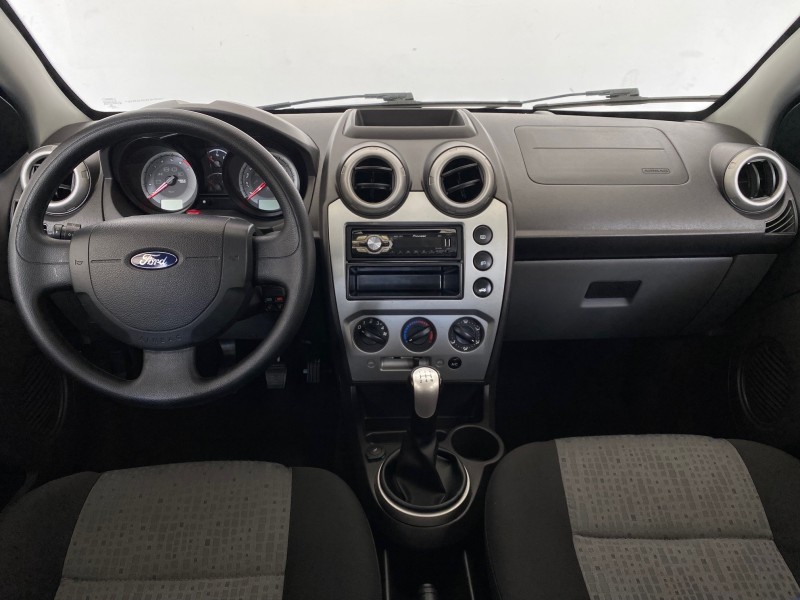 FIESTA 1.6 MPI CLASS SEDAN 8V FLEX 4P MANUAL - 2013 - CAXIAS DO SUL