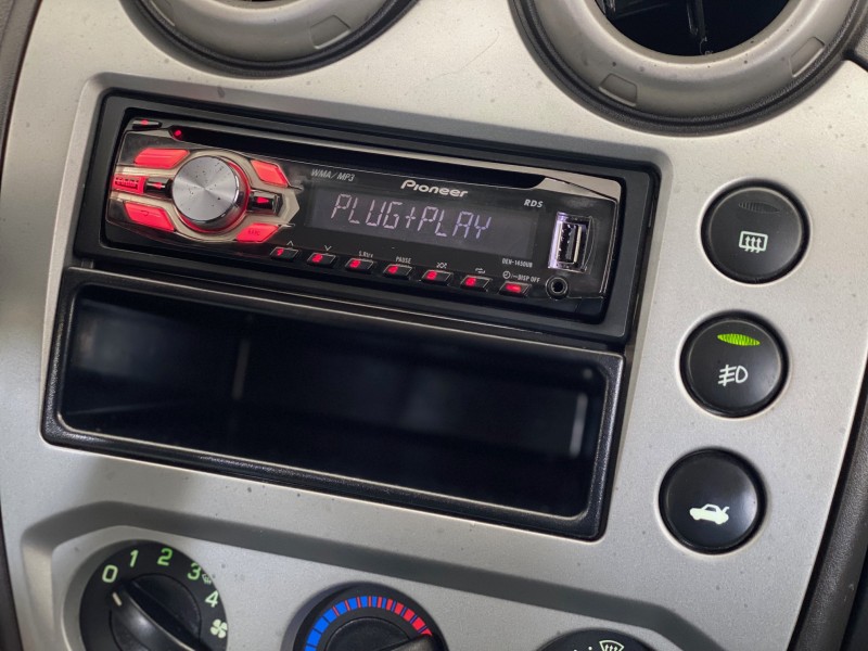 FIESTA 1.6 MPI CLASS SEDAN 8V FLEX 4P MANUAL - 2013 - CAXIAS DO SUL