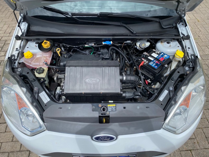 FIESTA 1.6 MPI CLASS SEDAN 8V FLEX 4P MANUAL - 2013 - CAXIAS DO SUL