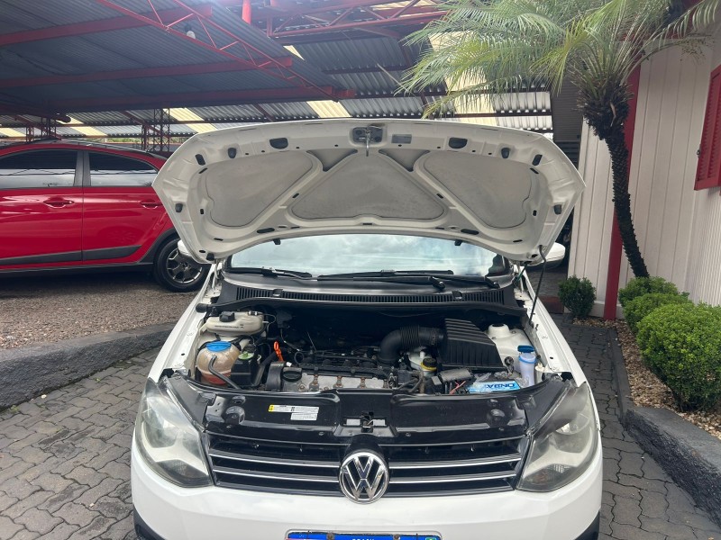 SPACEFOX 1.6 MI TREND 8V FLEX 4P MANUAL - 2014 - TRêS COROAS