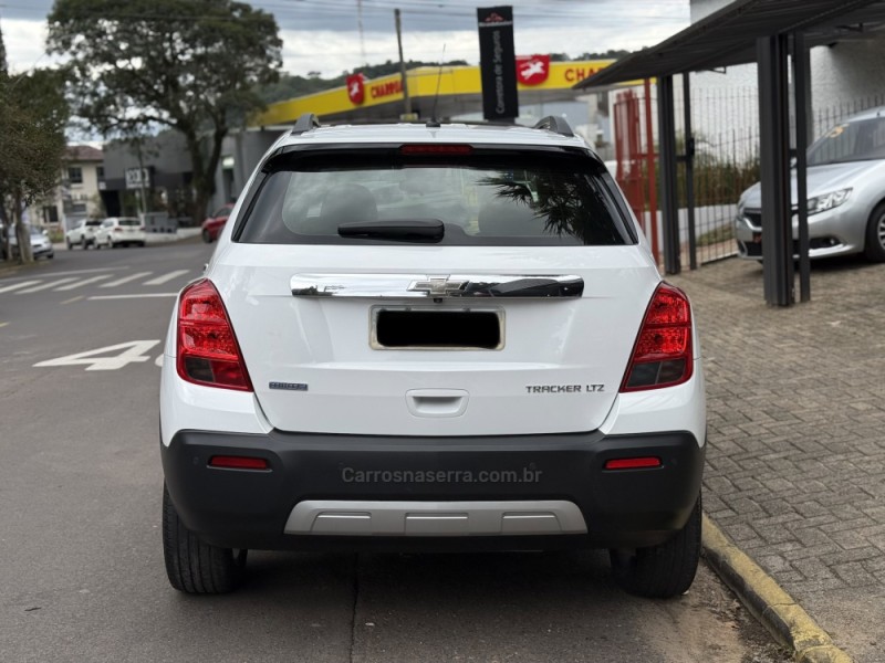TRACKER 1.8 MPFI LTZ 4X2 16V FLEX 4P AUTOMÁTICO - 2015 - PAROBé